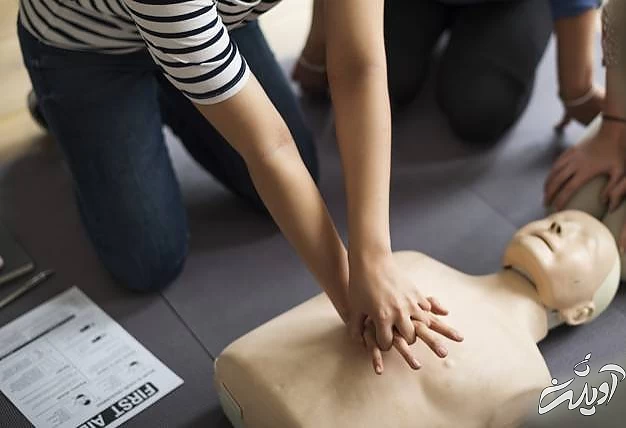 کمک به فرد مسموم با عملیات سی پی آر عملیات سی پی آر